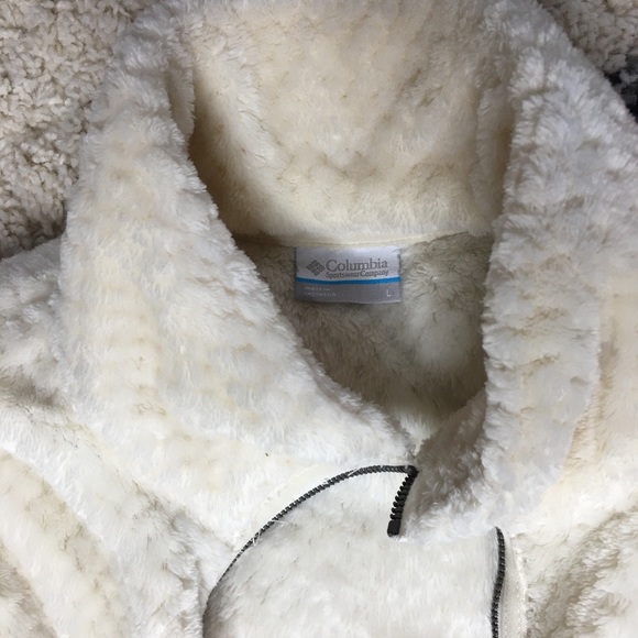 Columbia Jacket, excellent condition, size Lg color Ivory. - Picture 3 of 5